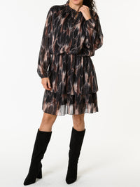 NEW - Robe à volants avec imprimé de plumes