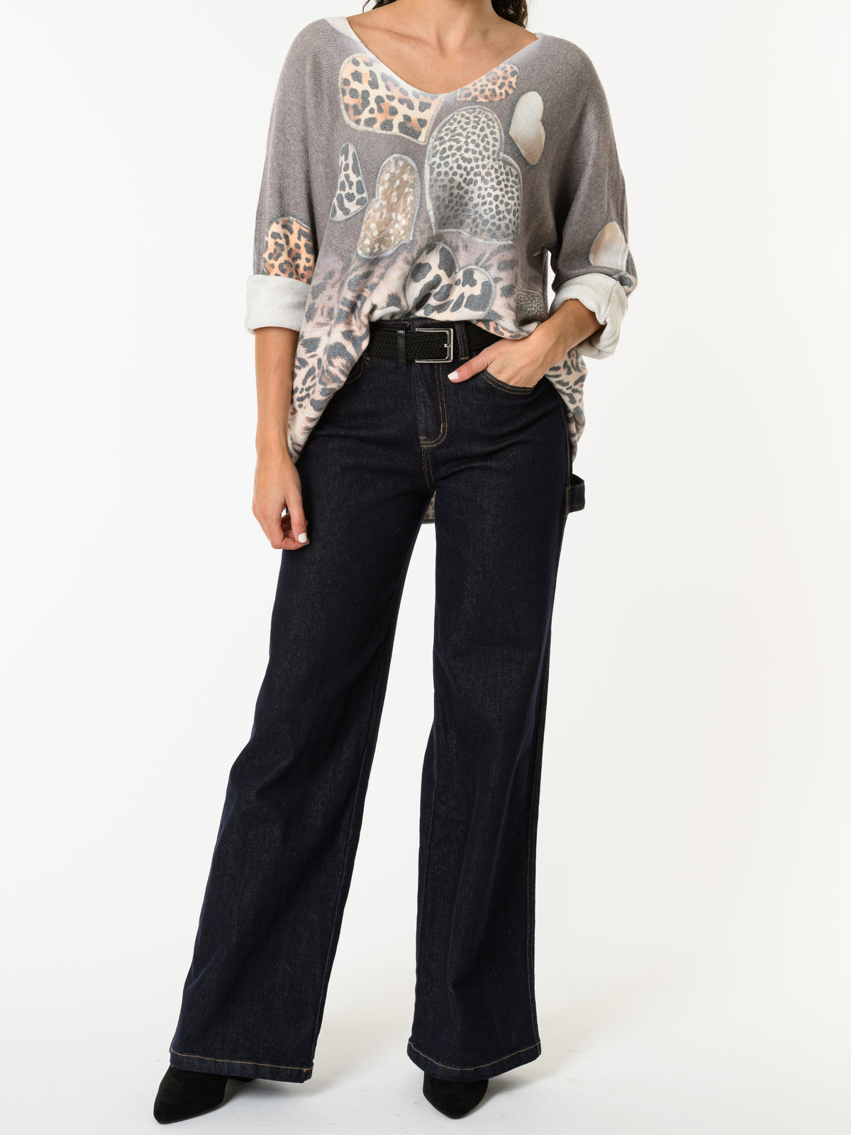 NEW - Chandail gris avec imprimé de cœurs léopard