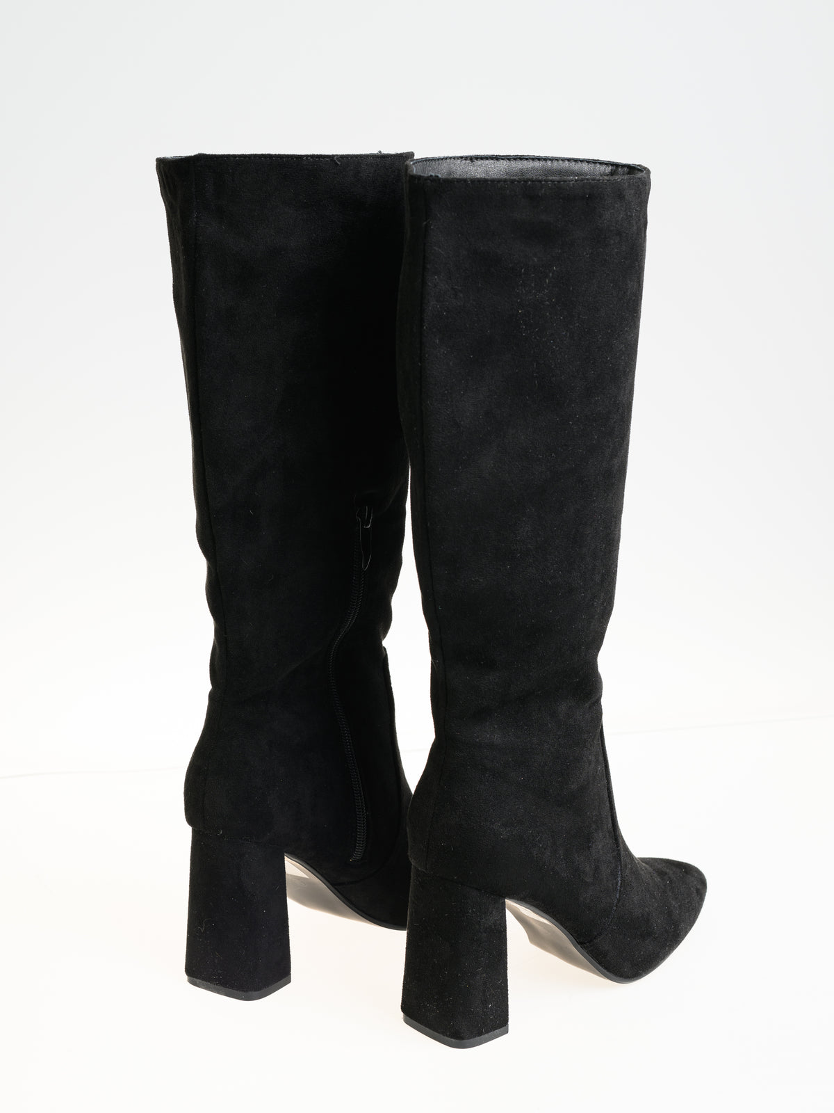 Botte noire haute en suède