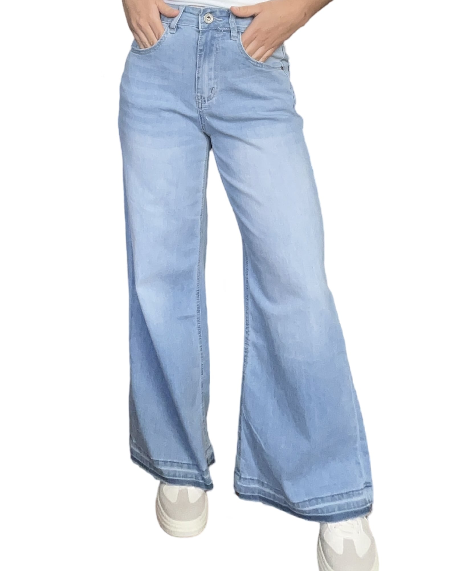 Le jean indigo pâle bootcut Coupe : jambe évasée, taille régulière Le jean indigo pâle bootcut Coupe : jambe évasée, taille régulière