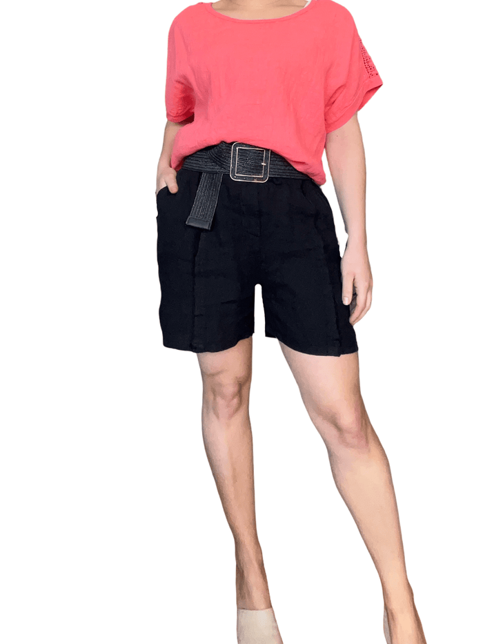T-shirt corail avec dentelle pour femme avec short.