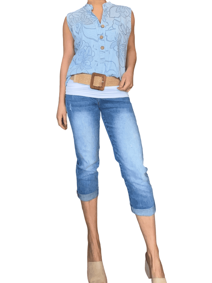 Camisole bleu ciel pour femme à motifs floraux brodés avec capri.
