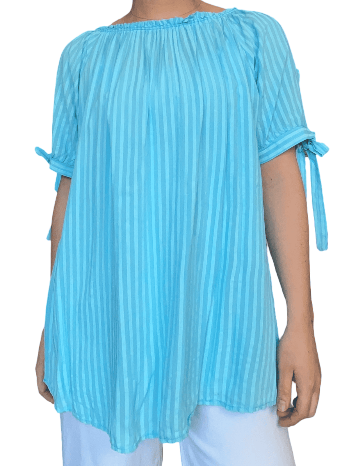 Blouse rayée dans des tons de bleu pour femme.