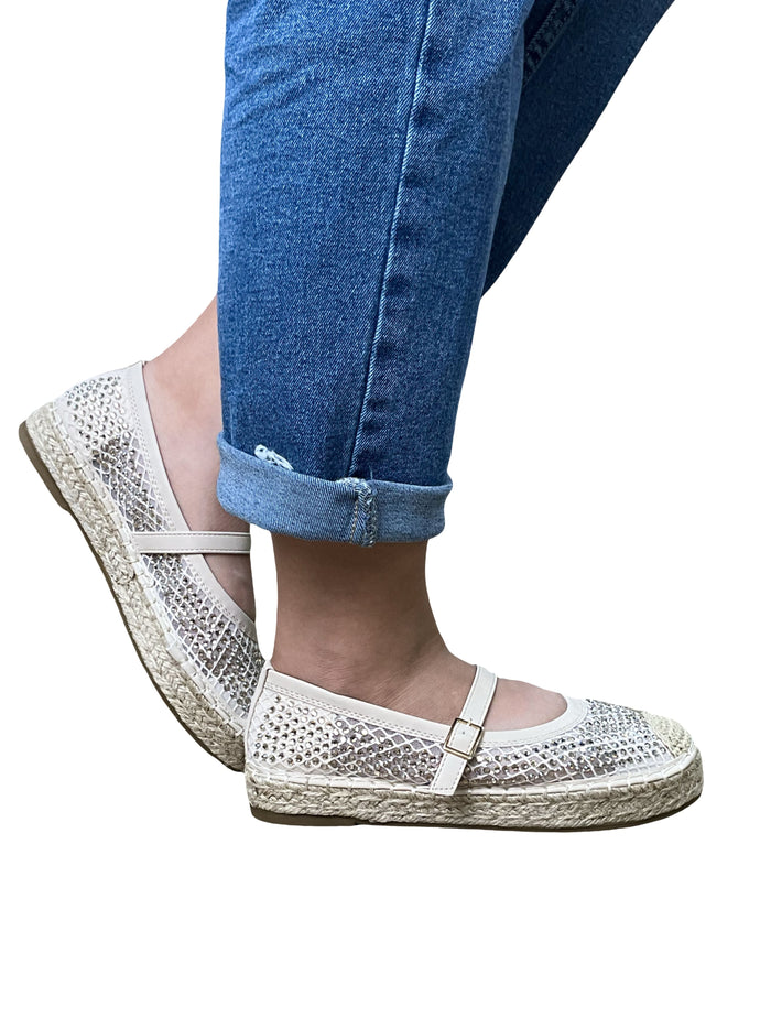 Ballerine beige en mailles pour femme.
