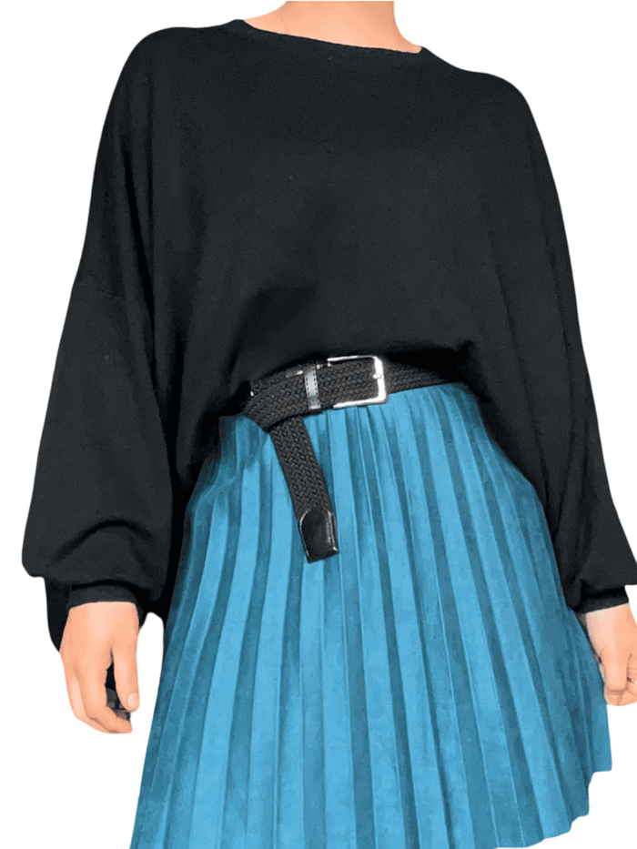 Chandail noir uni  à manche longue pour femme avec ceinture. 