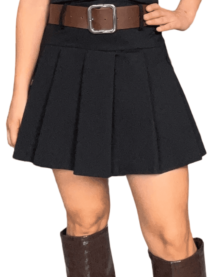 Jupe plissée noire avec ceinture pour femme.