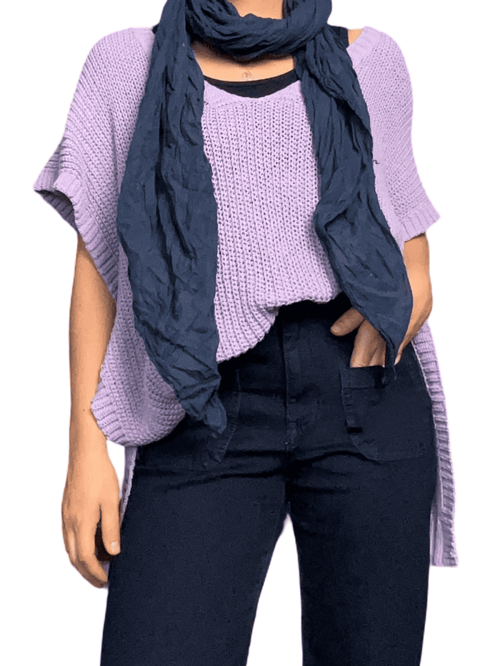 Débardeur lilas en mailles pour femme avec foulard.