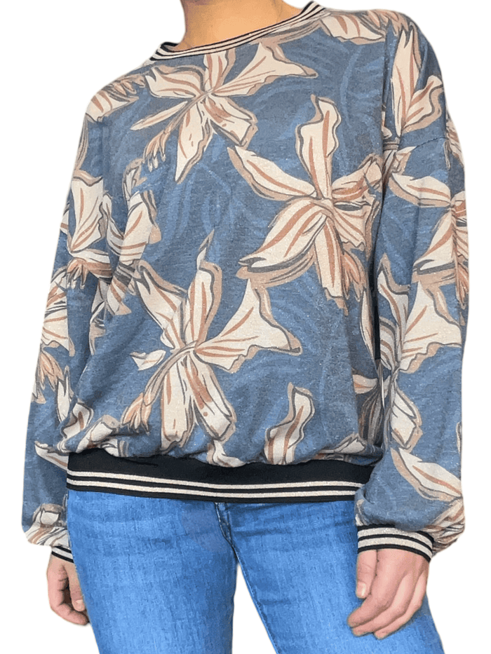 NEW- Chandail bleu jean avec imprimé floral et brillance