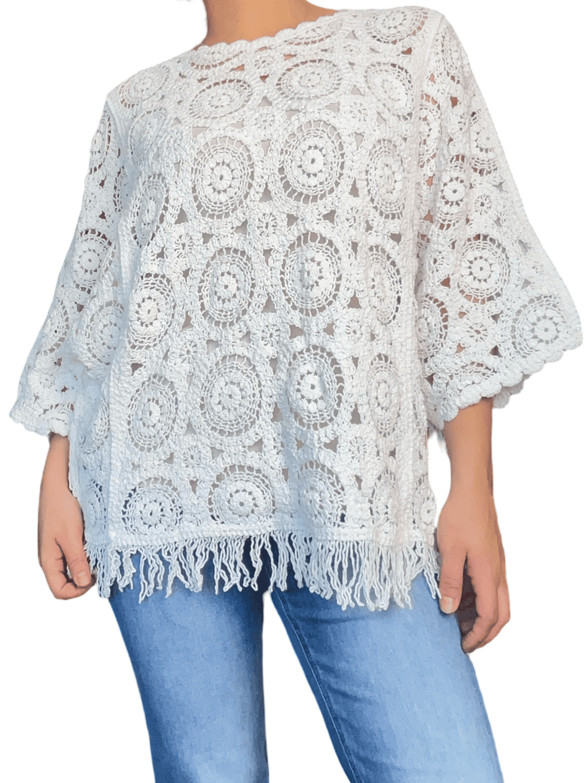 Chandail blanc en crochet à motifs bohèmes pour femme