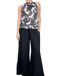 Camisole femme avec imprimé abstrait, noir, beige et blanc avec pantalon en lin.