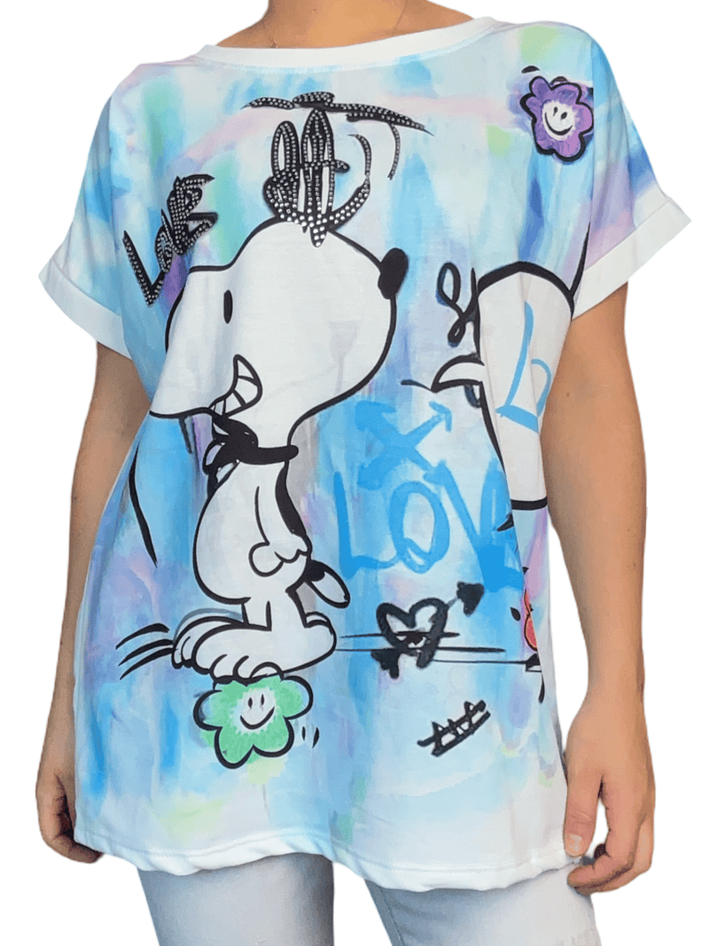 T-shirt Snoopy blanc et bleu délavé pour femme.