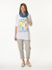 Chandail blanc avec imprimé de citrons et de feuilles