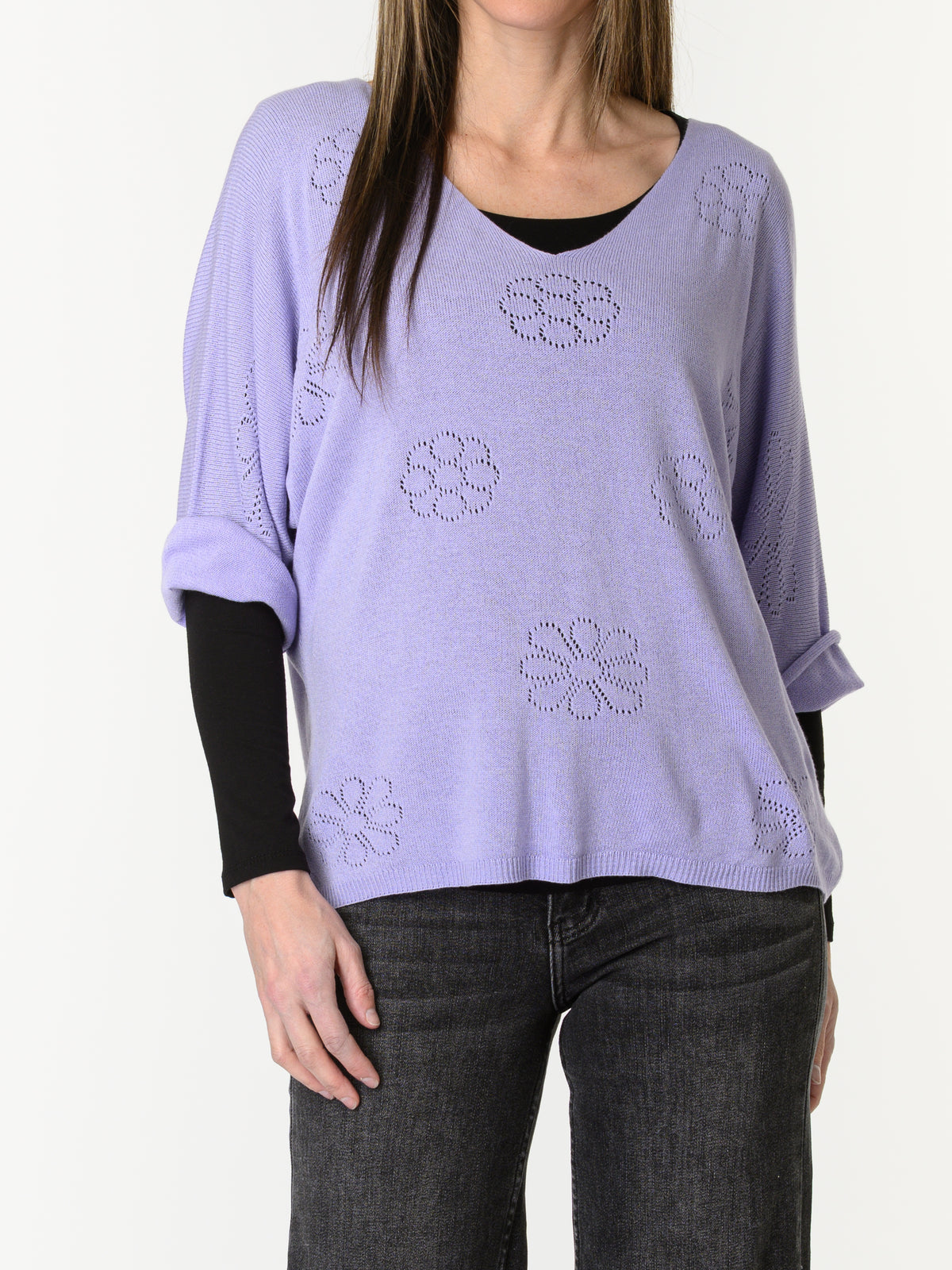 Chandail lilas à motifs floraux