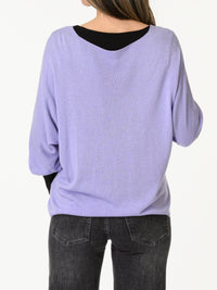 Chandail lilas à motifs floraux