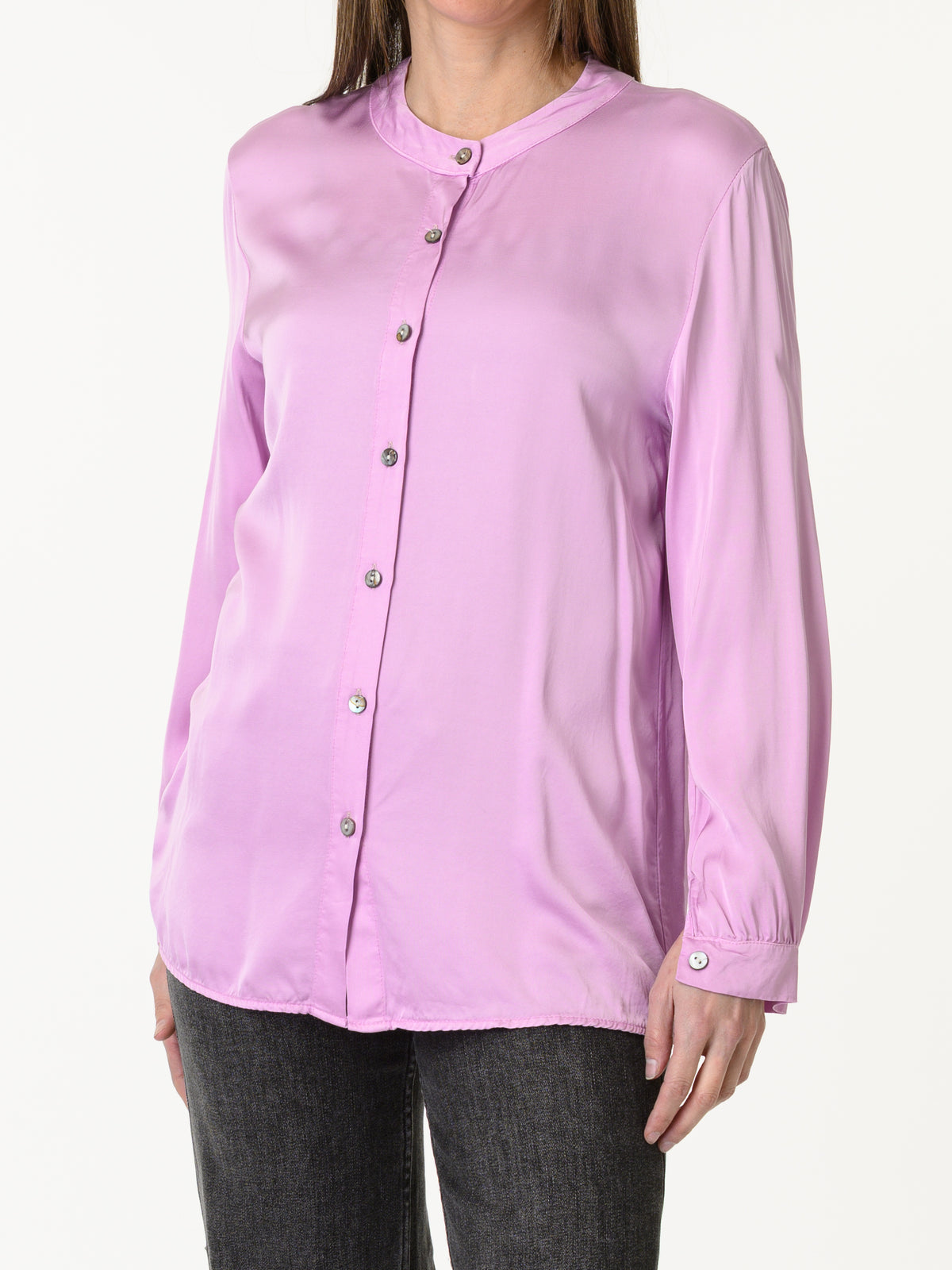 Chemise satinée lilas à manche longue