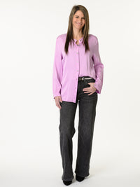 Chemise satinée lilas à manche longue