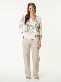 Chandail blanc à motifs de paisleys et fleurs