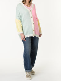 Veste multicolore avec boutons dorés