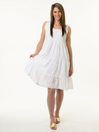 Robe blanche à volants sans manches