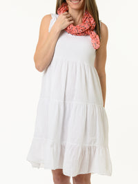 Robe blanche à volants sans manches