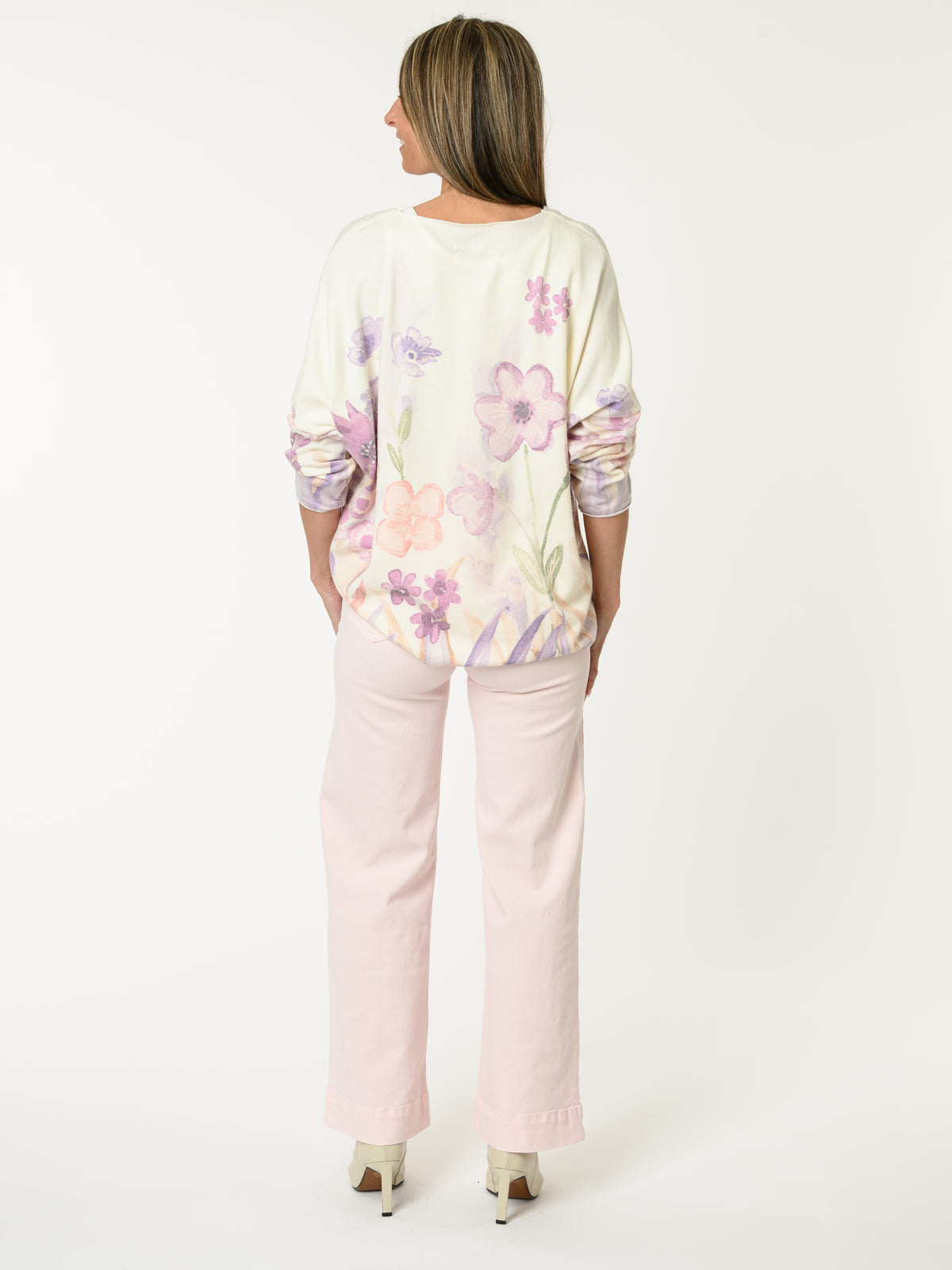 Chandail blanc crème avec imprimé floral lilas