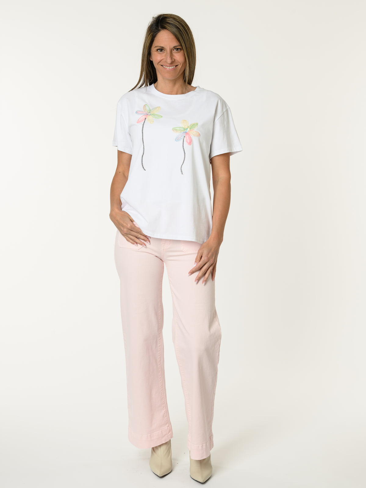 T-shirt blanc avec imprimé de deux fleurs texturées