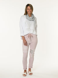 Chandail blanc avec arbre de vie argenté