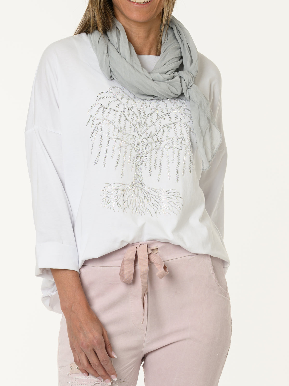 Chandail blanc avec arbre de vie argenté