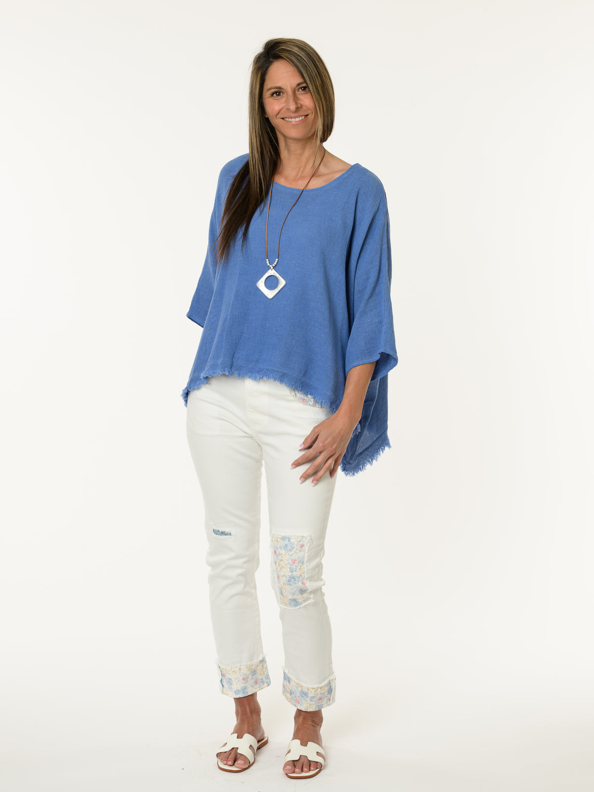 Chandail bleu jean avec bas effiloché