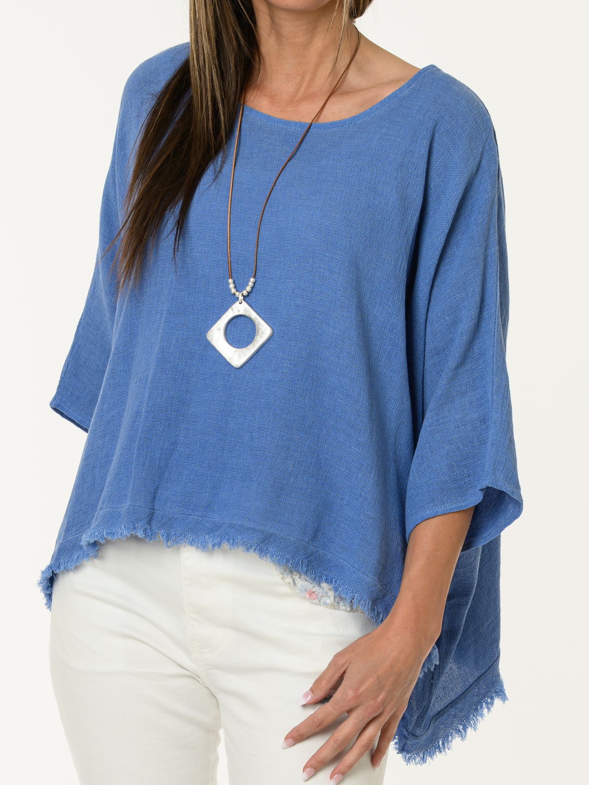 Chandail bleu jean avec bas effiloché