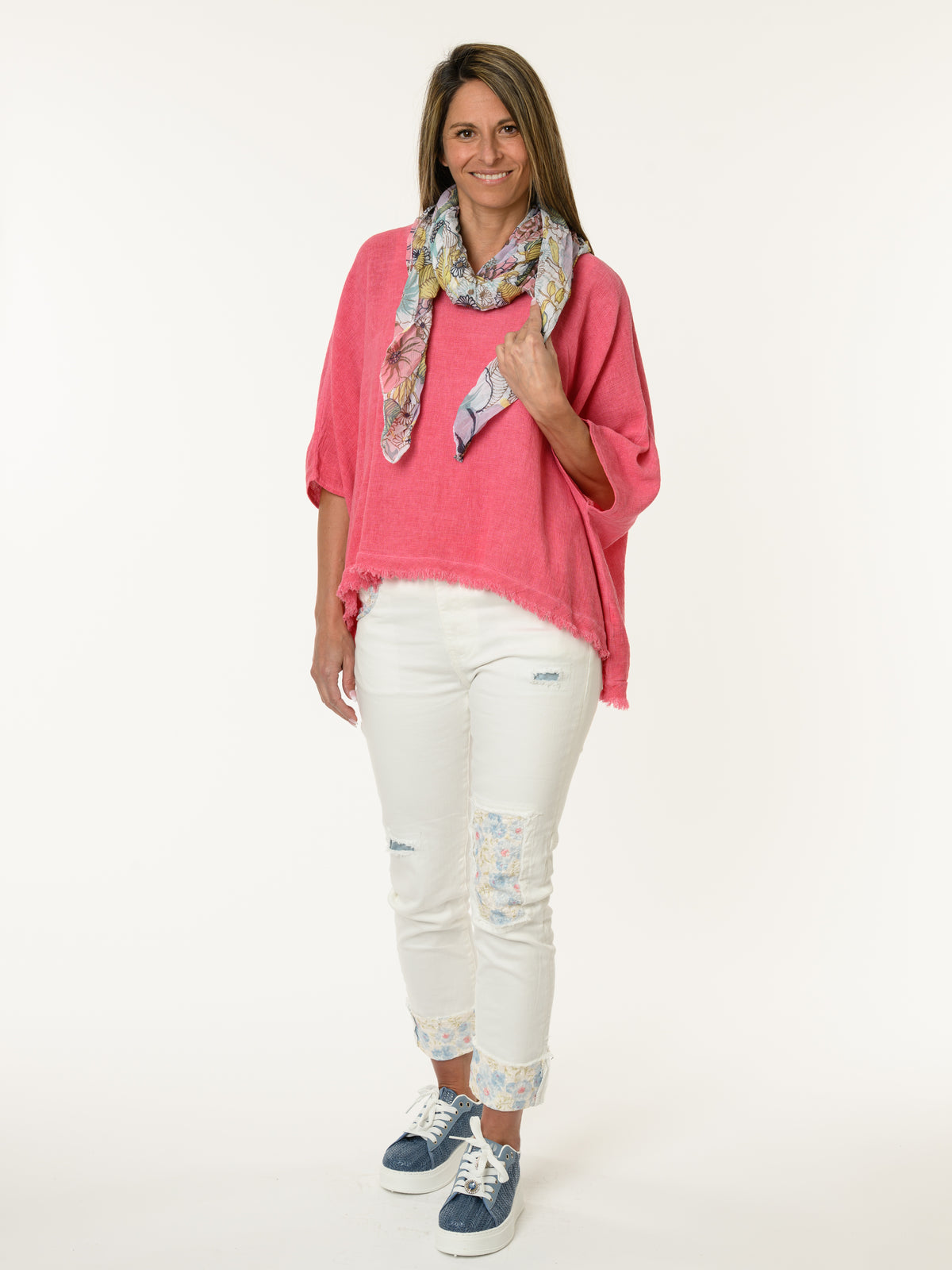 Chandail fuchsia avec bas effiloché