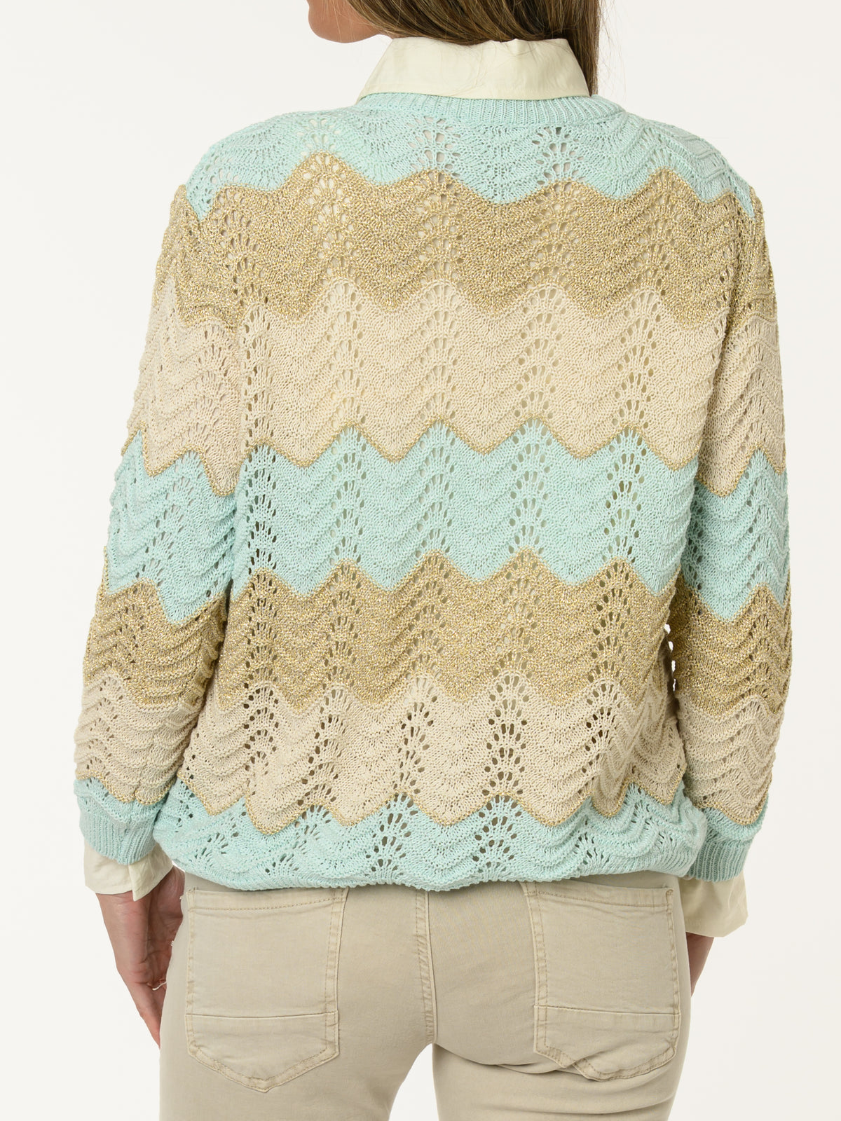 Chandail en crochet beige et aqua avec dorures