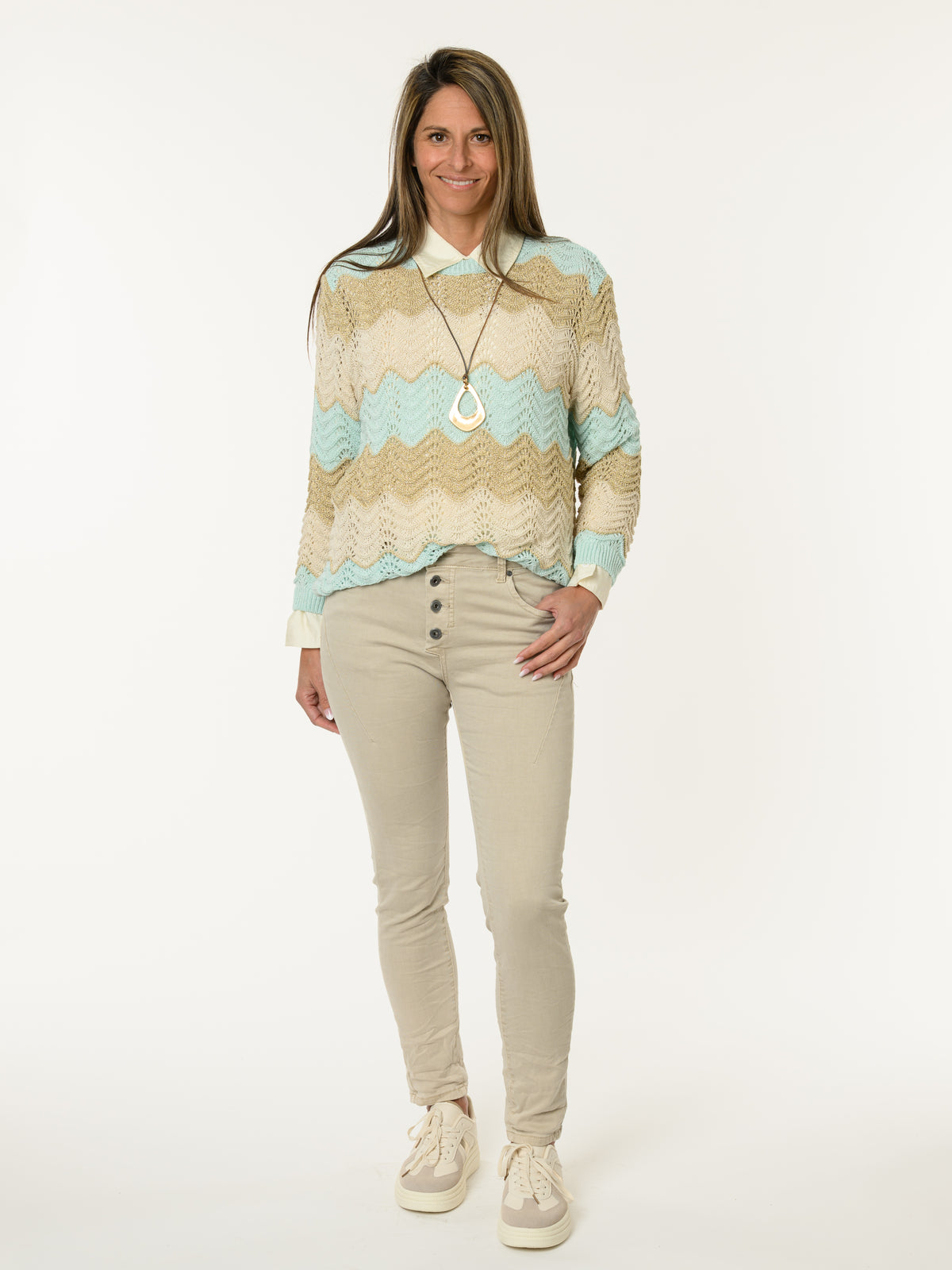 Chandail en crochet beige et aqua avec dorures