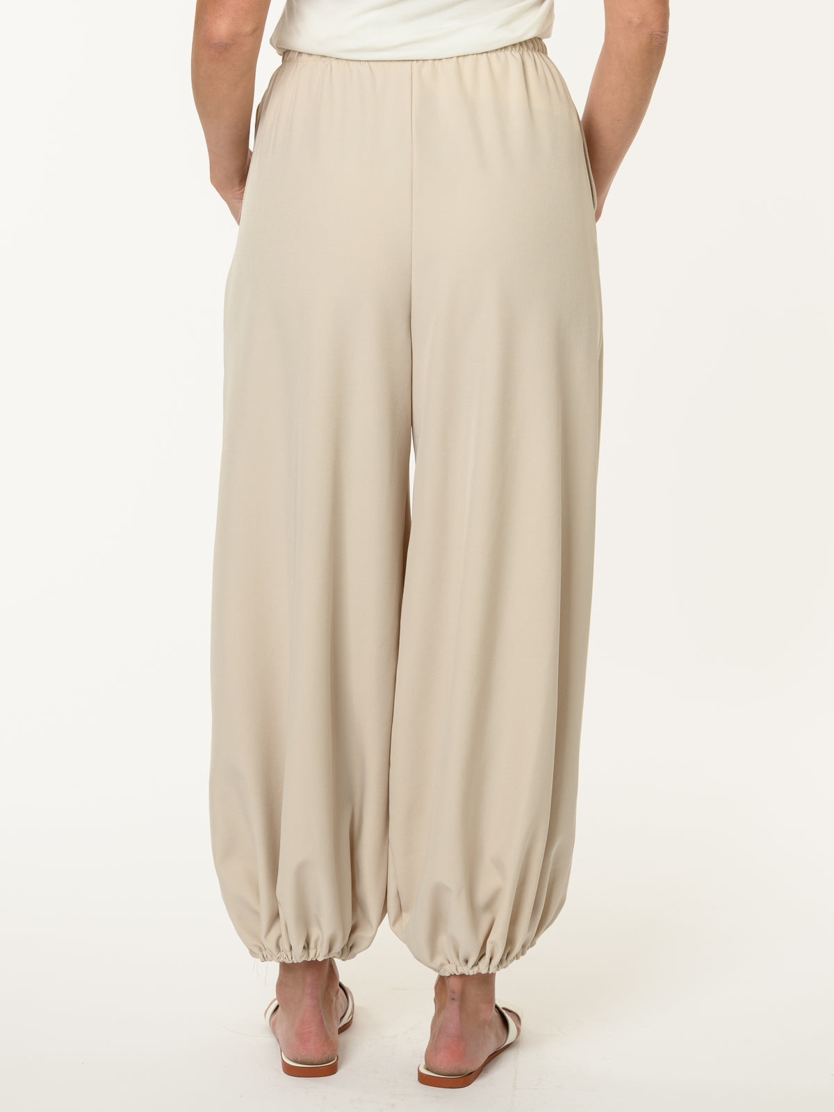 Pantalon génie beige avec plis français en avant