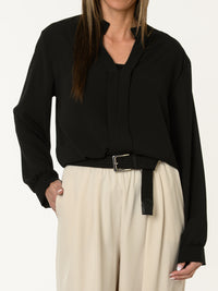 Blouse noire avec col mao