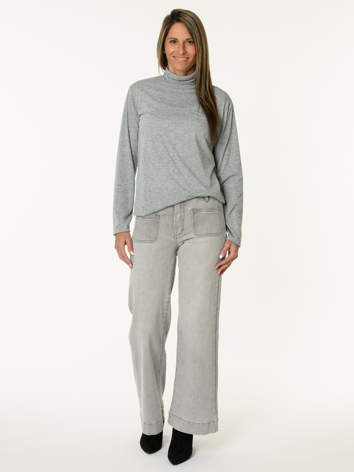 Chandail gris à col montant