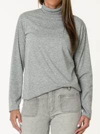 Chandail gris à col montant