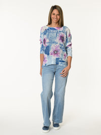 Chandail bleu jeans avec imprimé de fleurs lilas