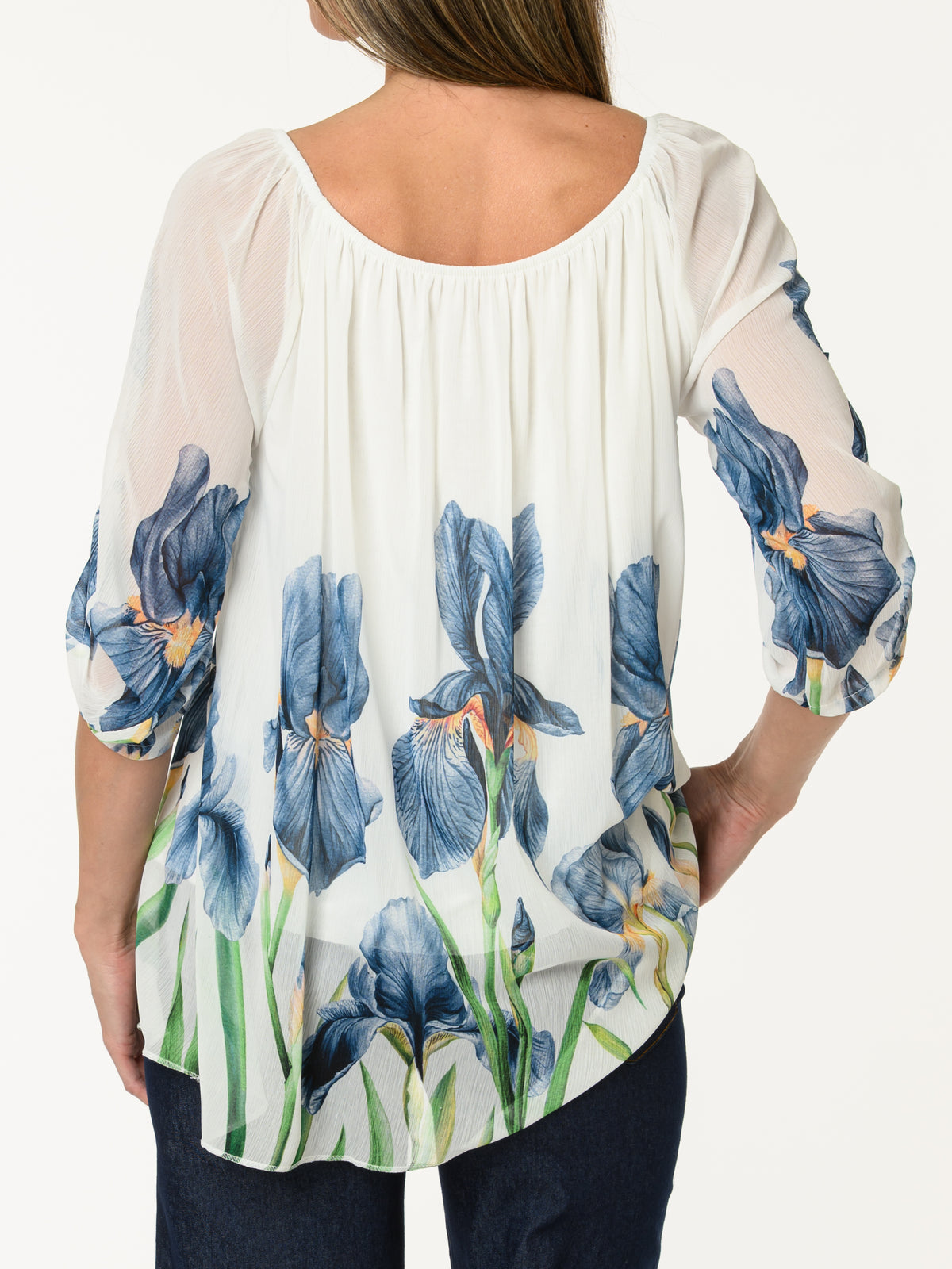 Blouse romantique blanche avec imprimé floral bleu