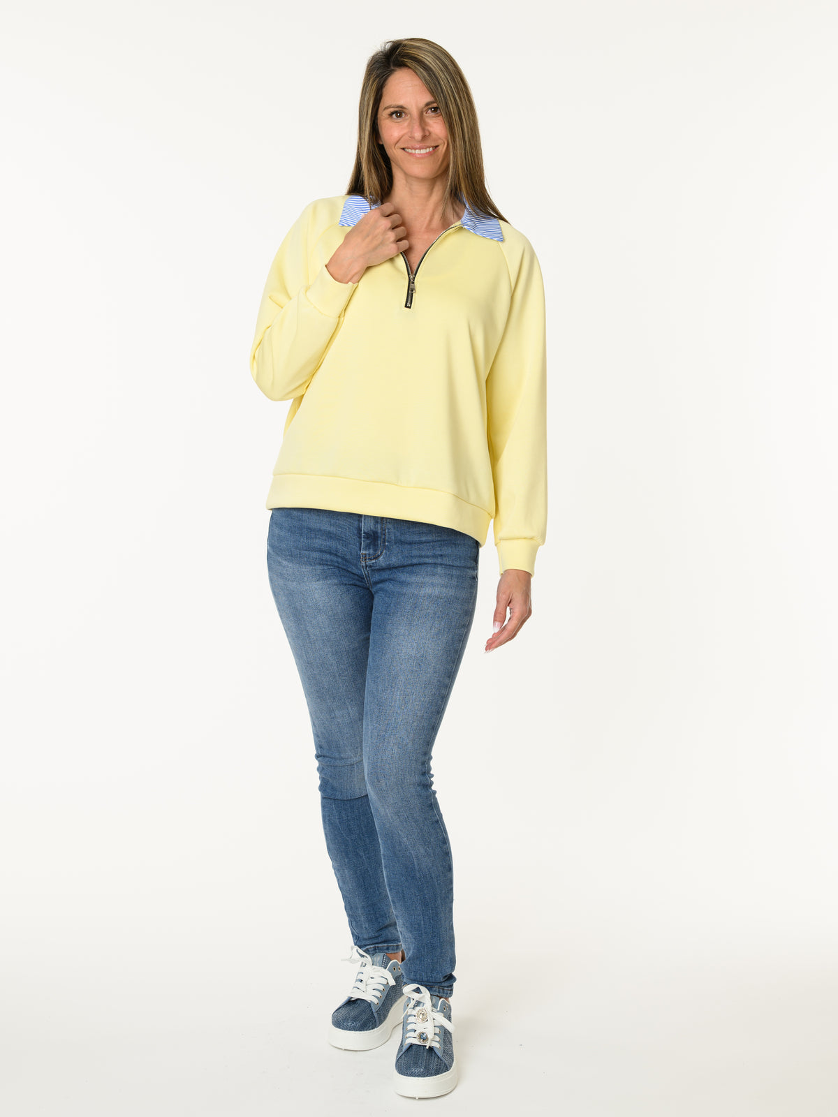 Chandail jaune avec col chemise