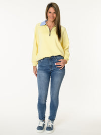 Chandail jaune avec col chemise