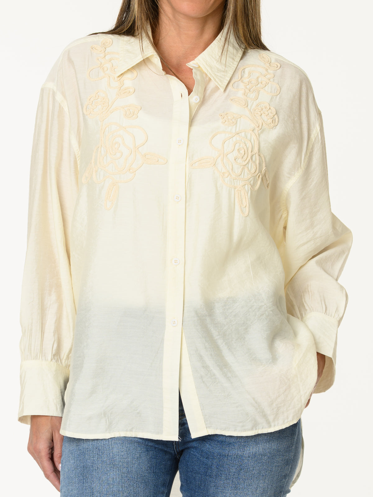 Chemise beige avec broderie