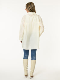 Chemise beige avec broderie