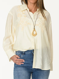 Chemise beige avec broderie