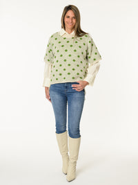 Chandail en tricot beige à motifs de pois verts