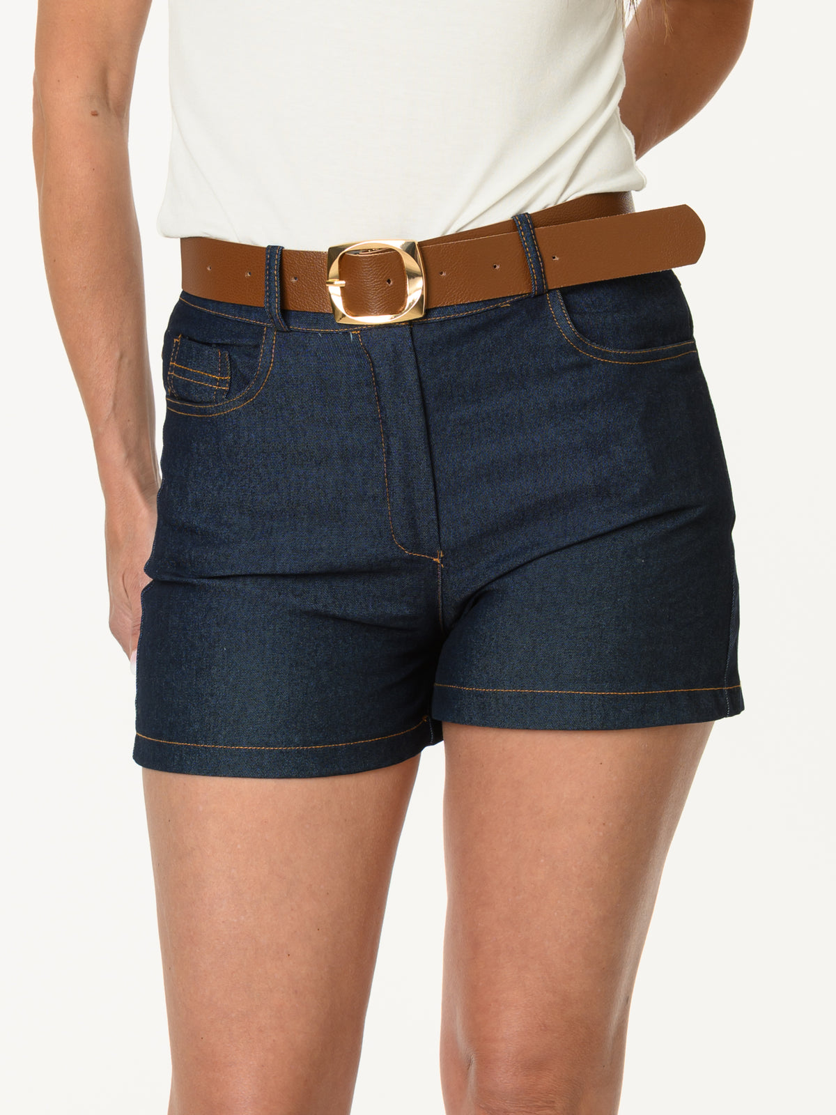 Short bleu foncé avec ceinture