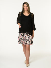 Chandail noir uni en crochet