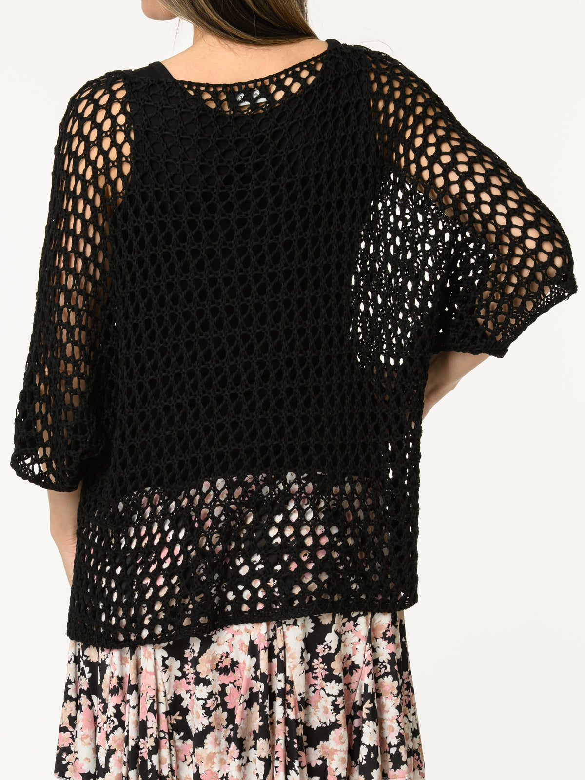 Chandail noir uni en crochet