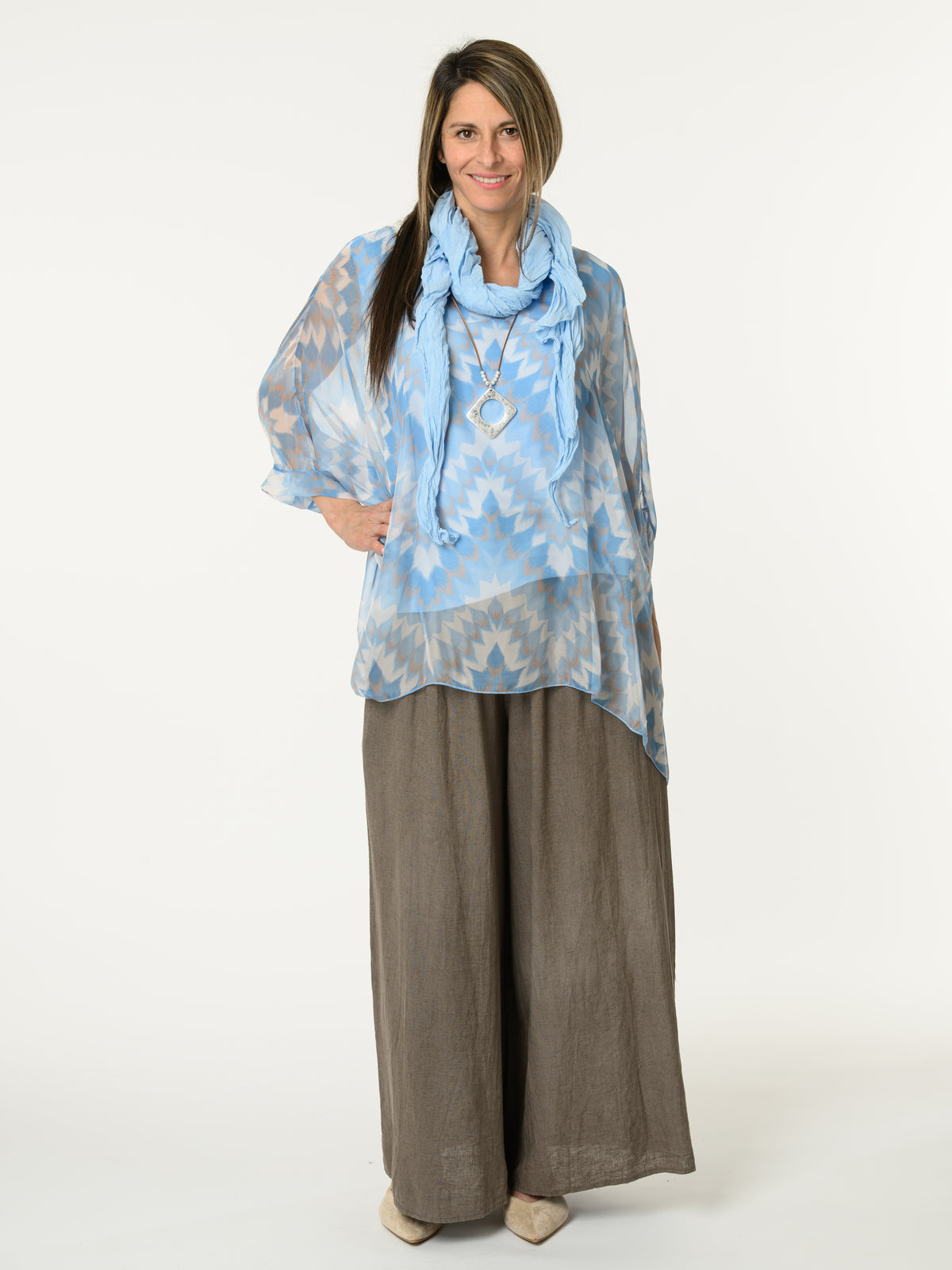 Blouse en voile avec imprimé abstrait bleu