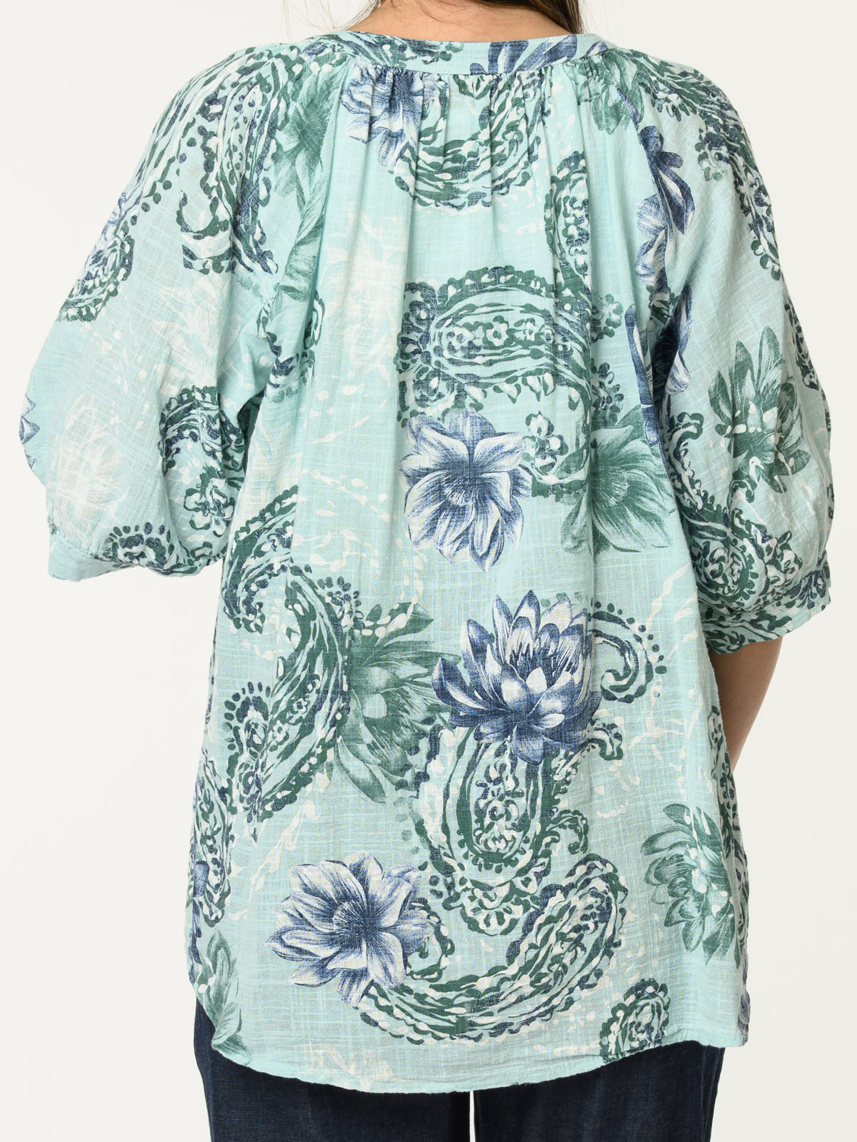 Chandail aqua avec imprimé de fleurs et paisleys